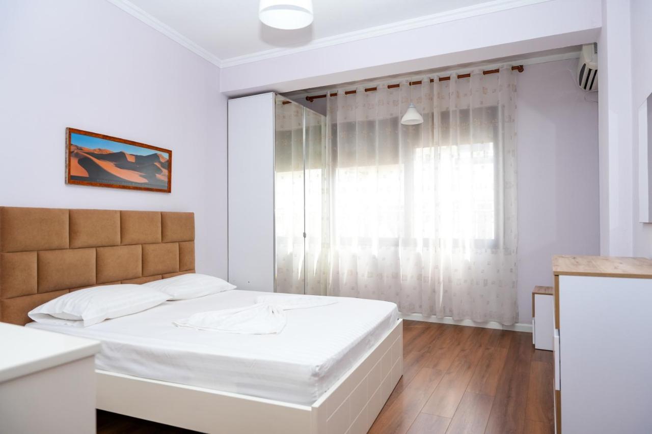 Cozy Apartment In The Heart Of Tirana ! Екстер'єр фото