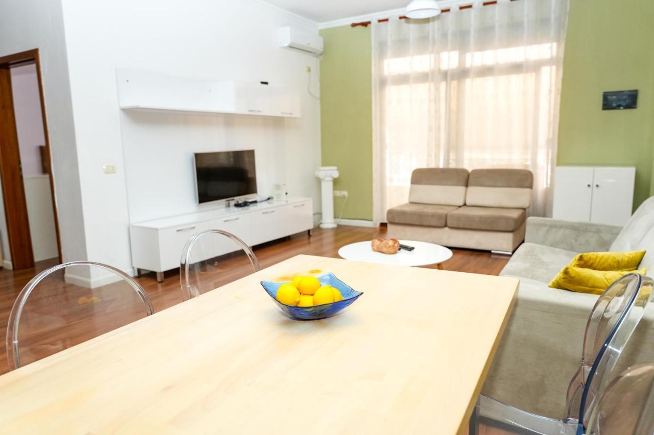 Cozy Apartment In The Heart Of Tirana ! Екстер'єр фото