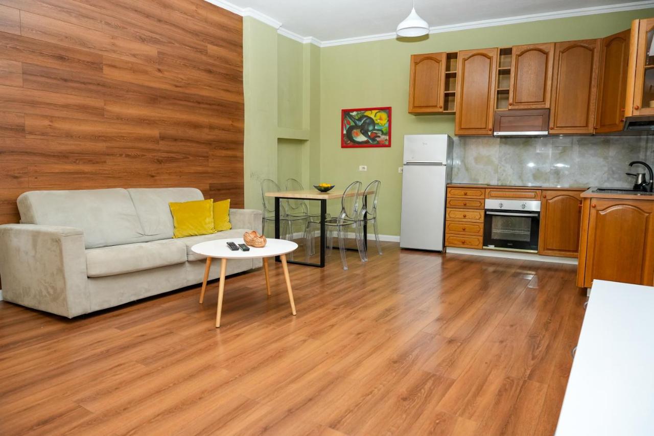 Cozy Apartment In The Heart Of Tirana ! Екстер'єр фото