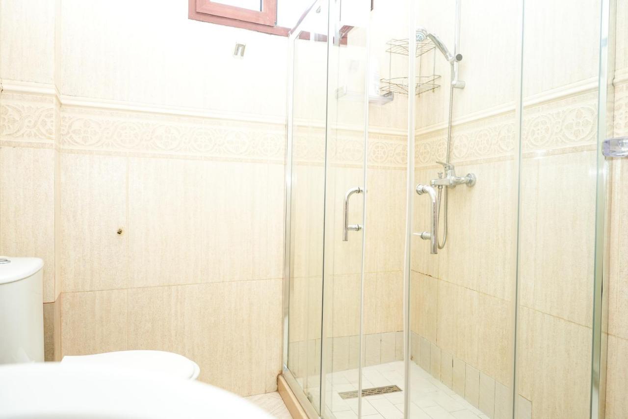 Cozy Apartment In The Heart Of Tirana ! Екстер'єр фото